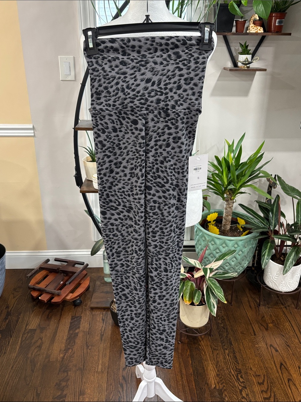 Emily Hsu grey leopard high waist ribbed leggings size S